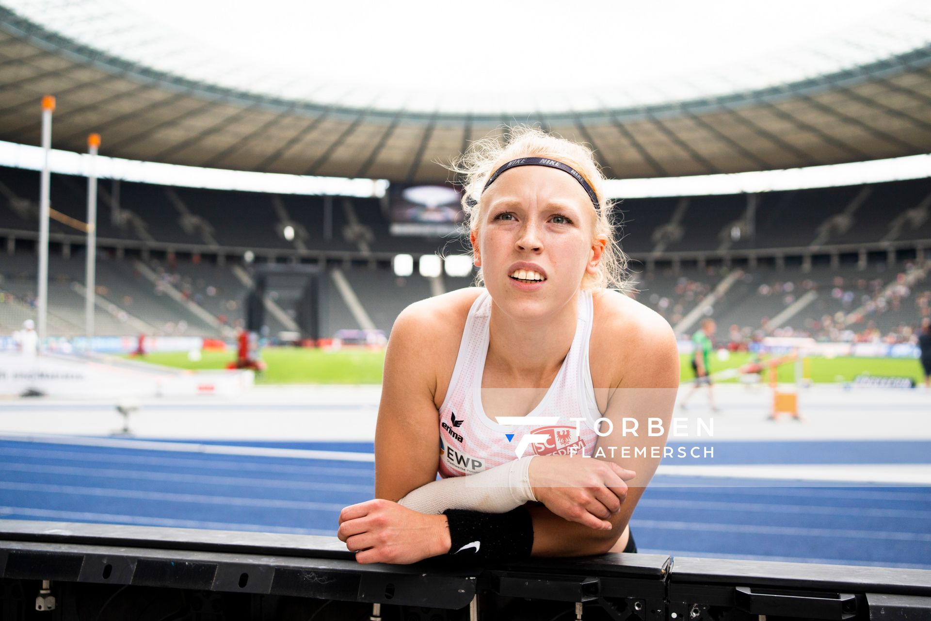 Ella Buchner (SC Potsdam) beim Stabhochsprung waehrend der deutschen Leichtathletik-Meisterschaften im Olympiastadion am 26.06.2022 in Berlin